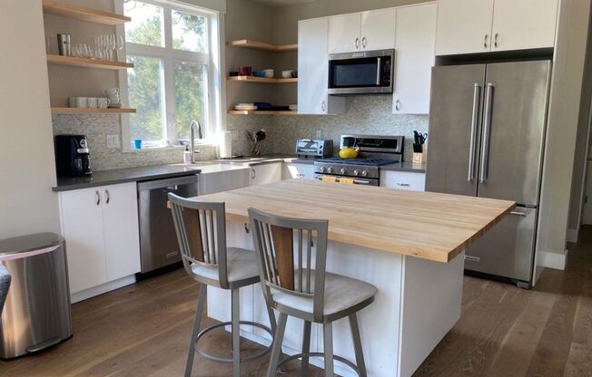 Furnished West Bend Home Available October & November