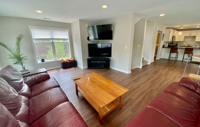 2449 Lyndale