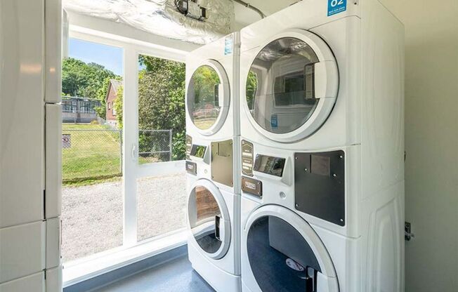 Studio, 1 bath, 304 sqft, $1,395, Unit 405