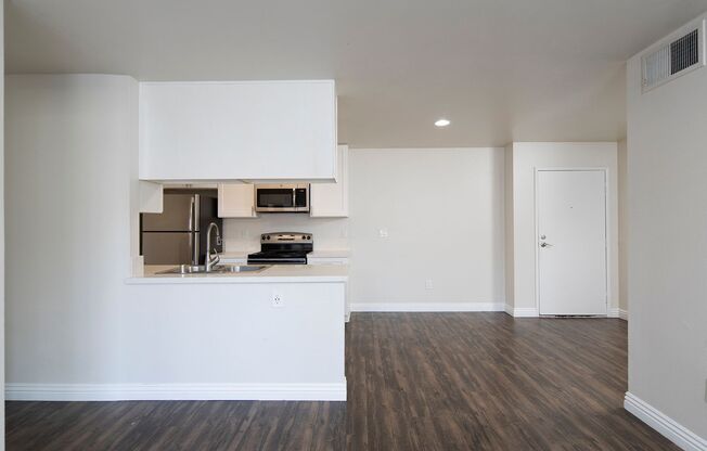 2 beds, 2 baths, 965 sqft, $2,595, Unit 133