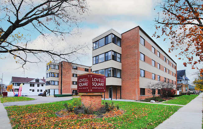 Apartments with courtyard in Kalamazoo, MI