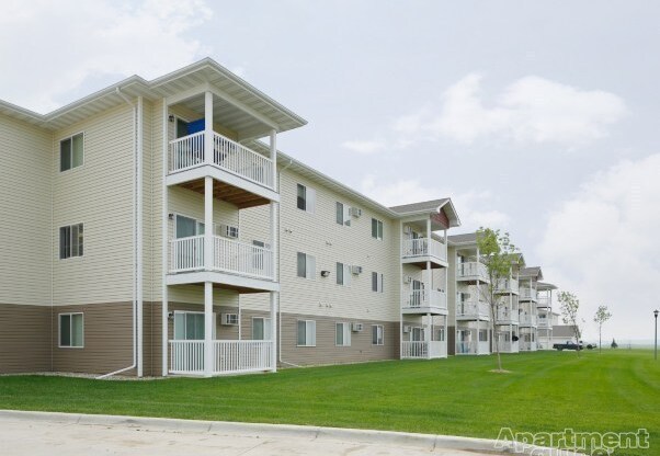 3 beds, 2 baths, 1,342 sqft, $1,365, Unit 2213-308