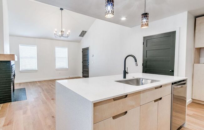 1 bed, 1 bath, 925 sqft, $1,500, Unit 1