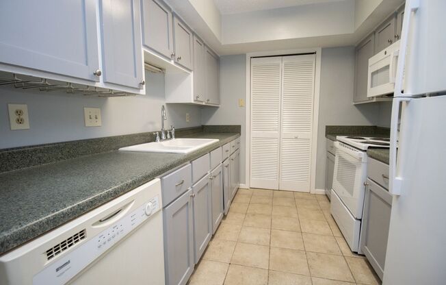 ✨ Welcome to 3001 Village Creek Drive – Your Cozy Columbia Retreat!