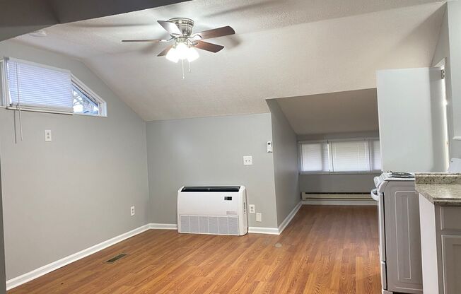 Studio, 1 bath, 409 sqft, $725