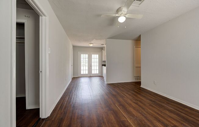 4 beds, 1 bath, $1,125