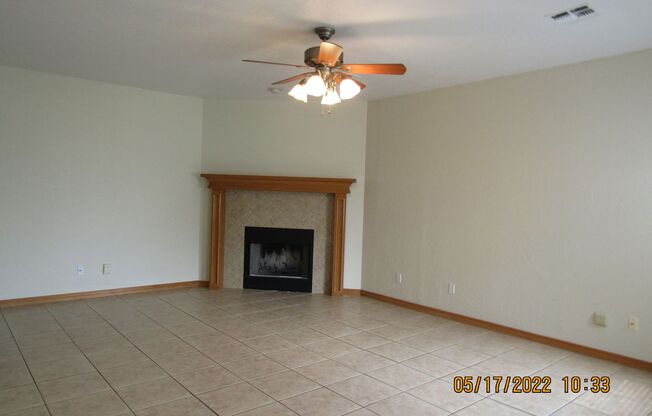 3 beds, 2 baths, $1,550