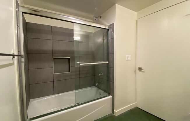 1 bed, 1 bath, 486 sqft, $1,945, Unit 305