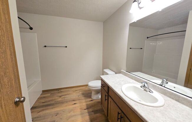 1 bed, 1 bath, 756 sqft, $1,195, Unit 3400 201