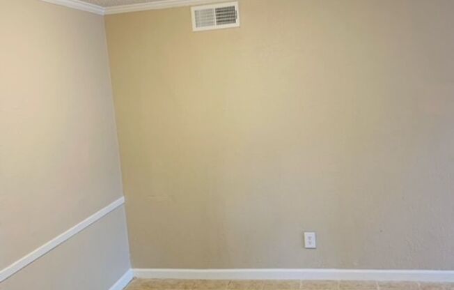 2 beds, 2 baths, 1,103 sqft, $1,580, Unit 1060