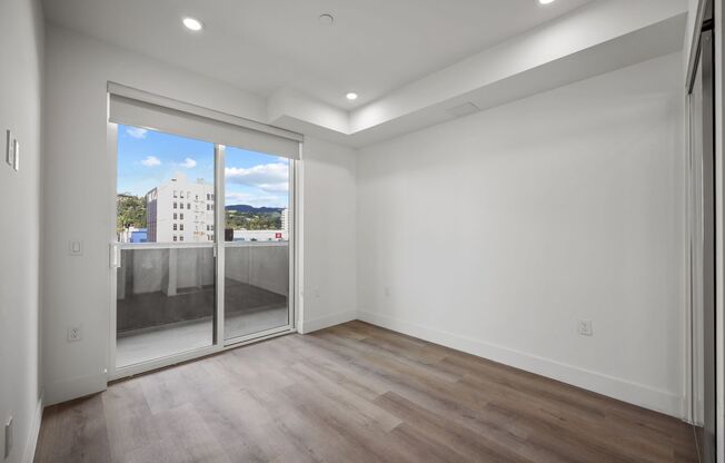 3 beds, 3 baths, 938 sqft, $4,715, Unit PH10