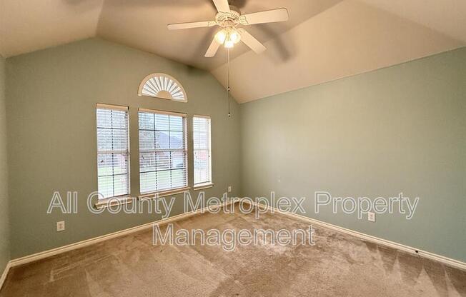 1009 YARNELL PL