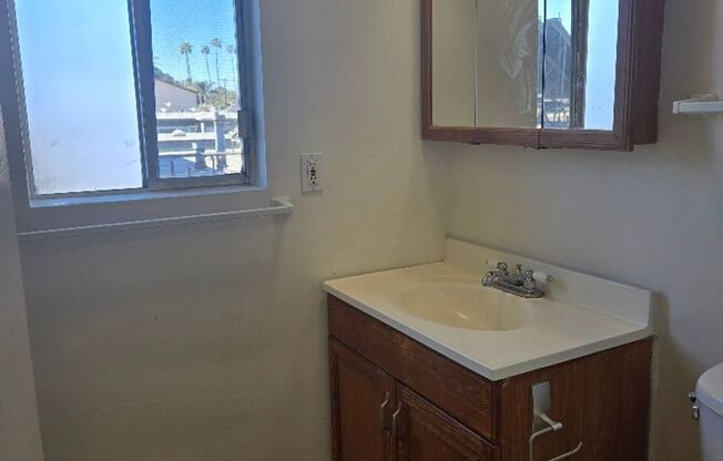 Studio, 1 bath, 620 sqft, $1,550, Unit 34