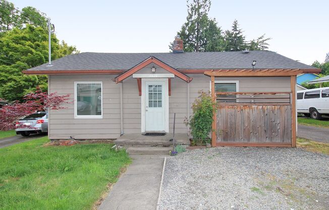 Freshly Updated 2 Bedroom Parkrose Bungalow