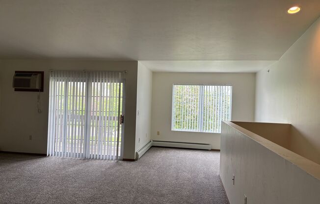 2 beds, 1 bath, $1,225, Unit 2409-10