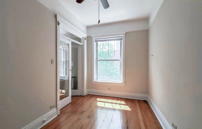 334 West Dickens Ave.
