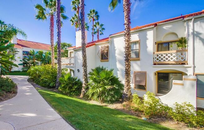 Beautiful condo in gorgeous Casablanca community in Rancho Penasquitos