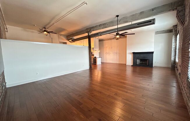 Pent House in the Lofts! Gorgeous Pool! Downtown Living at Its Finest!