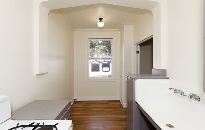 Studio, 1 bath, 250 sqft, $2,195, Unit 02