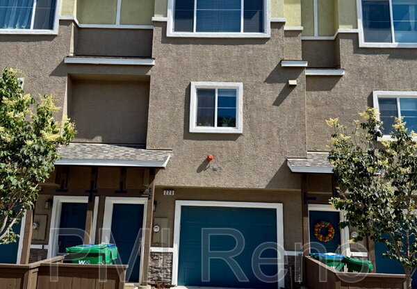220 MARK JEFFREY LN