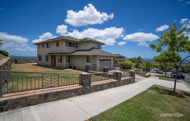 5 BD/3 BA Home in Kahiwelo At Makakilo with Garage