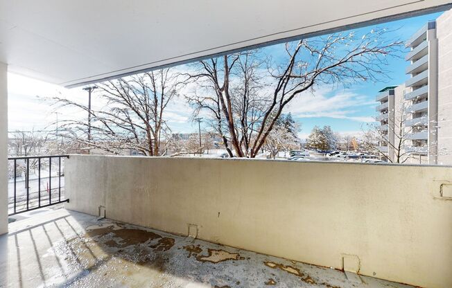 2 beds, 2 baths, 873 sqft, $1,810, Unit 601 W 11th Ave