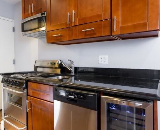 2 beds, 1 bath, $4,495, Unit 12