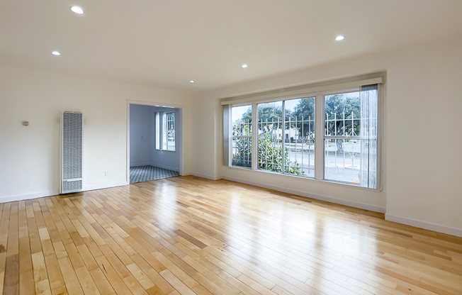 5701 San Vicente Blvd