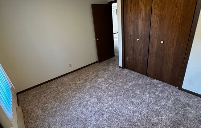 2 beds, 1 bath, 800 sqft, $825