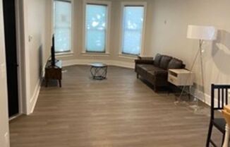 2 beds, 1 bath, 1,000 sqft, $2,450, Unit 431-1