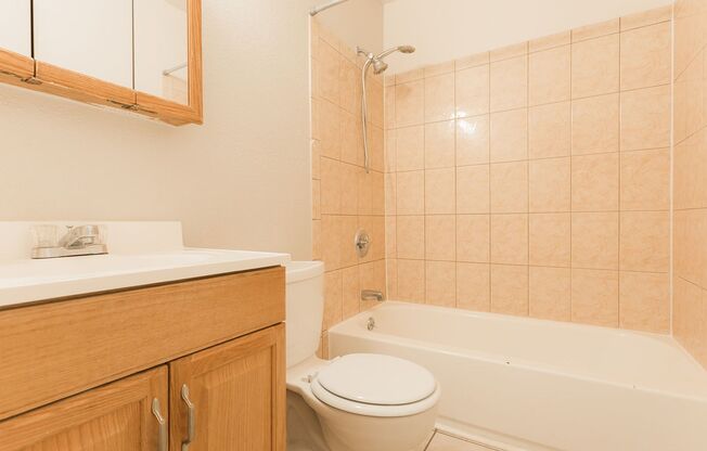 2 beds, 2 baths, 950 sqft, $2,995, Unit 204