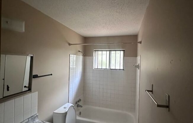 3 beds, 1 bath, $999