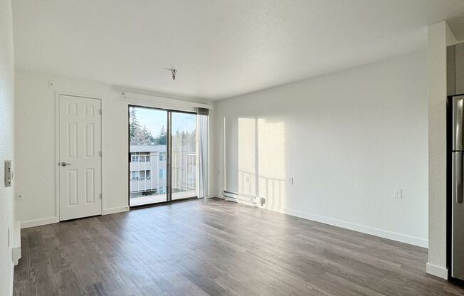 1 bed, 1 bath, 636 sqft, $1,525, Unit 327