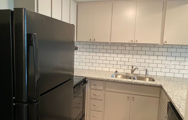 1 bed, 1 bath, 650 sqft, $1,300, Unit 205