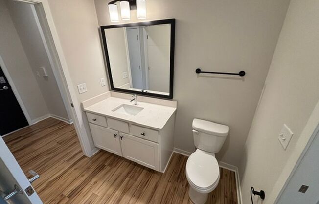 1 bed, 1 bath, 821 sqft, $1,685, Unit 10009-100