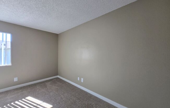 2 beds, 1.5 baths, 840 sqft, $2,295, Unit 650 - 79