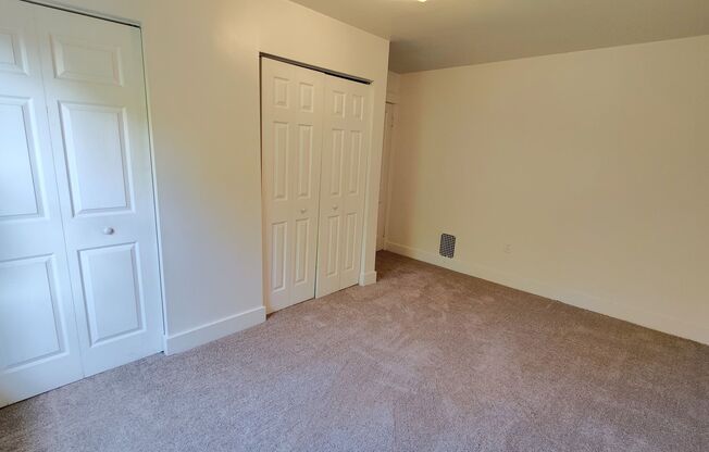 3 beds, 1 bath, $1,295