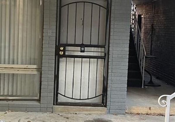 152 N MCLEAN BLVD