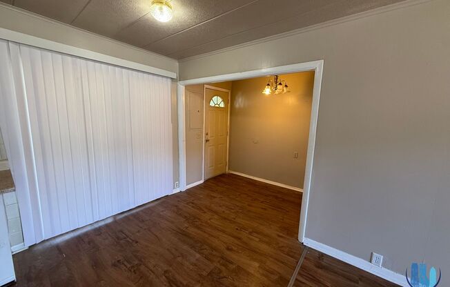 Charming 3-Bedroom Home with Garage & Fenced Backyard – Move-In Special!