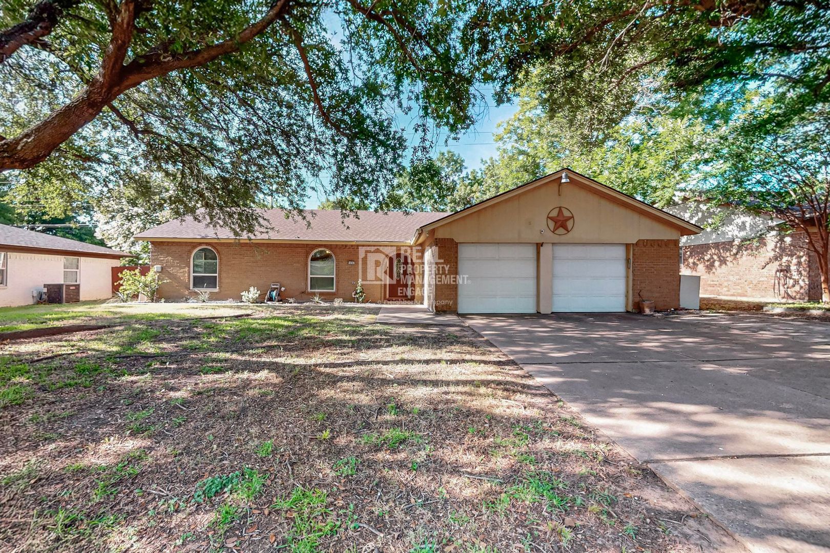 4 bedroom Single-Story Home in Bedford Available for Rent