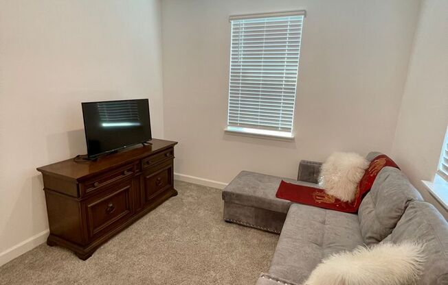 1 bed, 1 bath, $1,600