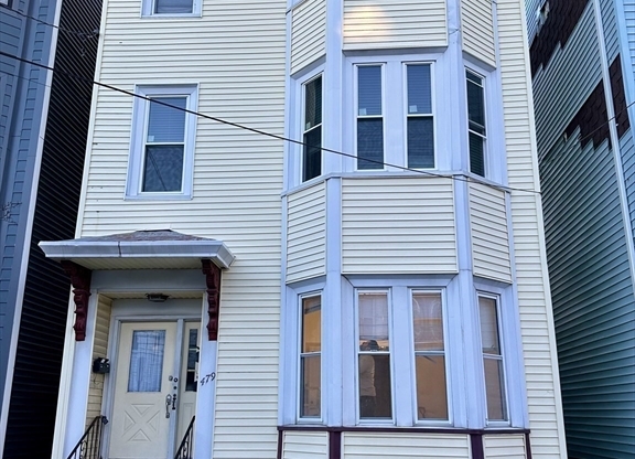479 SUMNER ST