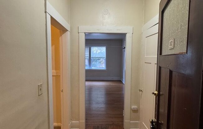 1 bed, 1 bath, 583 sqft, $1,545, Unit 102