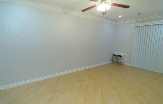 2 beds, 2 baths, 910 sqft, $2,950, Unit 215