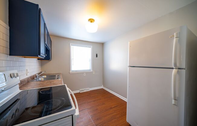 2 beds, 1 bath, $1,395, Unit 474 D