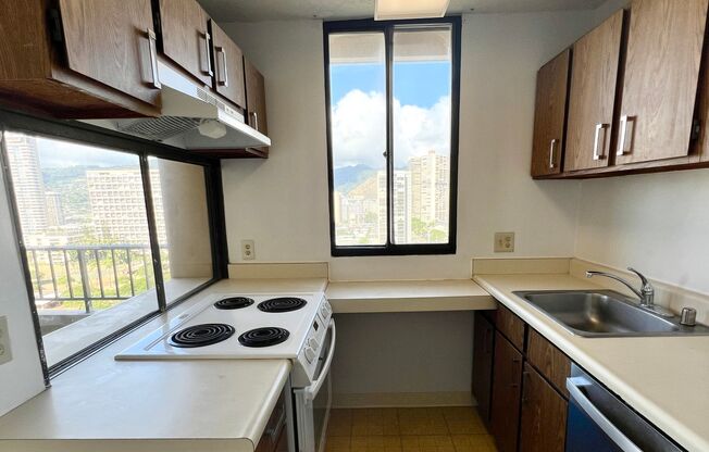 2 beds, 1 bath, $2,600, Unit # 1903