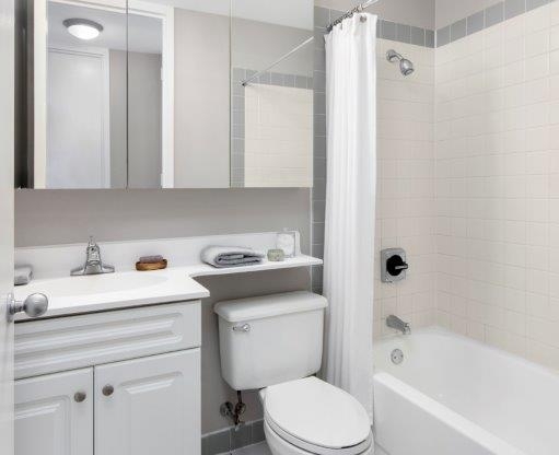 2 beds, 1 bath, 667 sqft, $5,787, Unit 22C