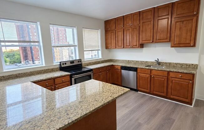 4 beds, 2 baths, 2,500 sqft, $4,500, Unit 915-PENT