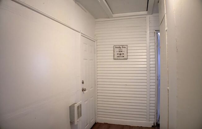 2 beds, 1 bath, 770 sqft, $1,250, Unit 4615 E 4th Place