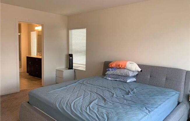 Nearly New! Stunning 5-Bedroom Home with Modern Features